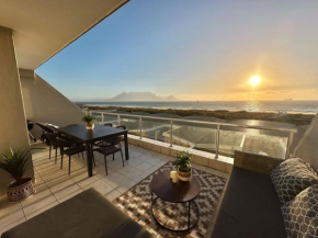 Huisie Dolphin - 3 bedroom Luxury Ocean View Apartment